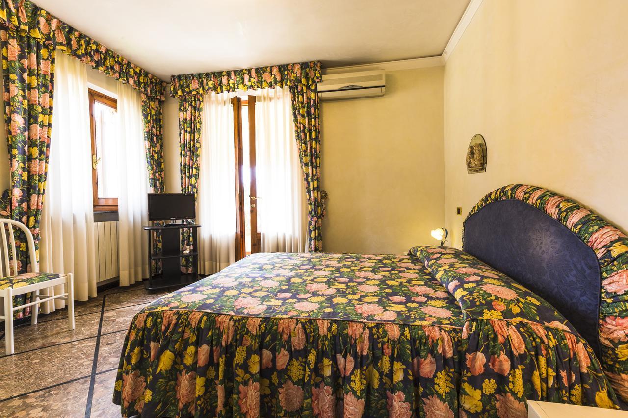 Hotel Sonia Forte dei Marmi Ngoại thất bức ảnh